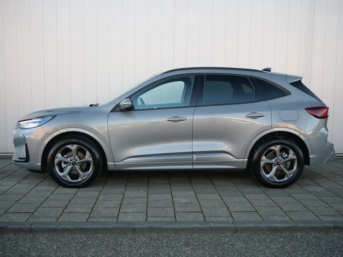 2.5 MHEV ST-Line 151 Pk Automaat Navigatie / DAB / Camera / Apple Carplay / Winterpakket