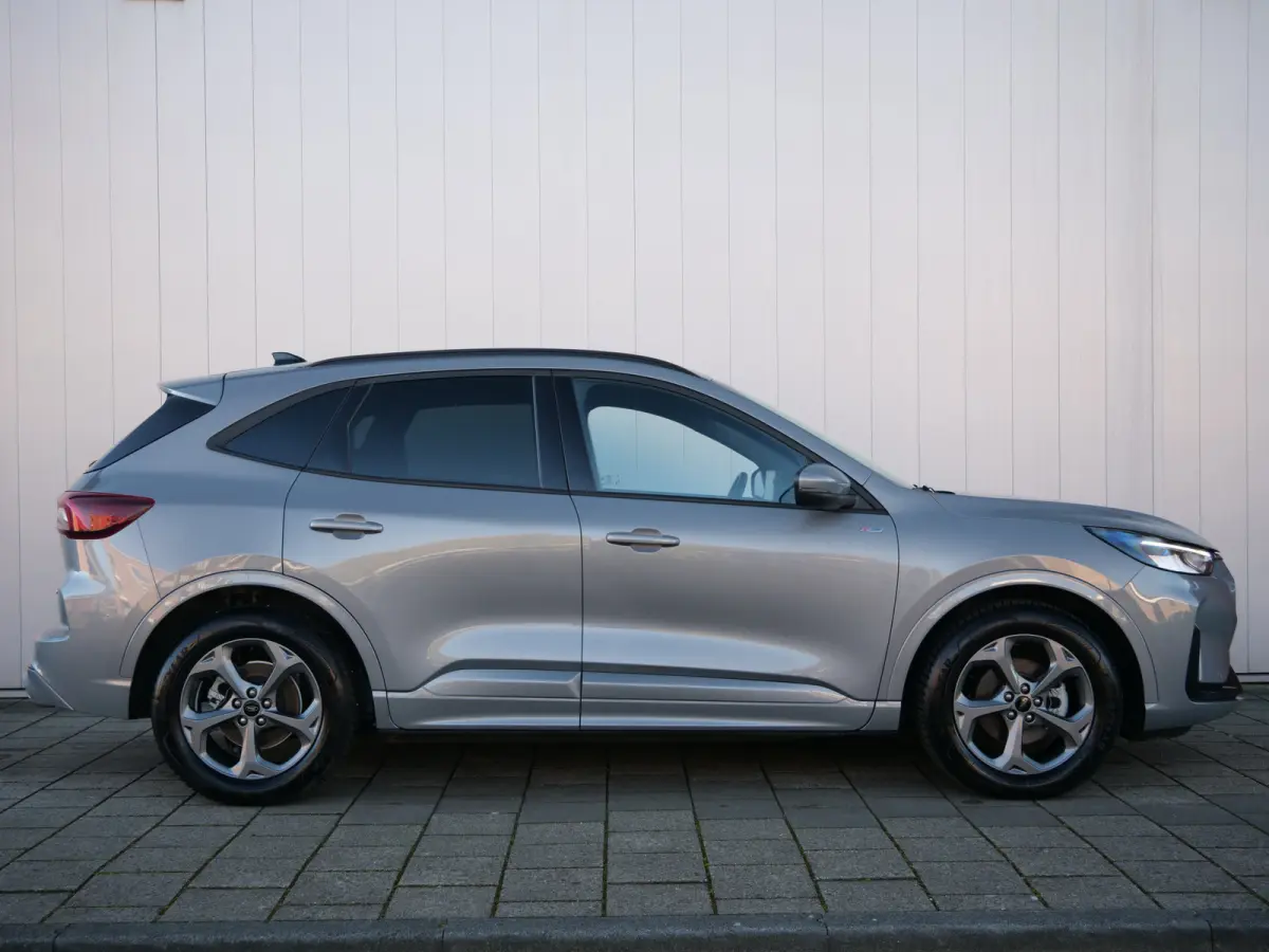 2.5 MHEV ST-Line 151 Pk Automaat Navigatie / DAB / Camera / Apple Carplay / Winterpakket