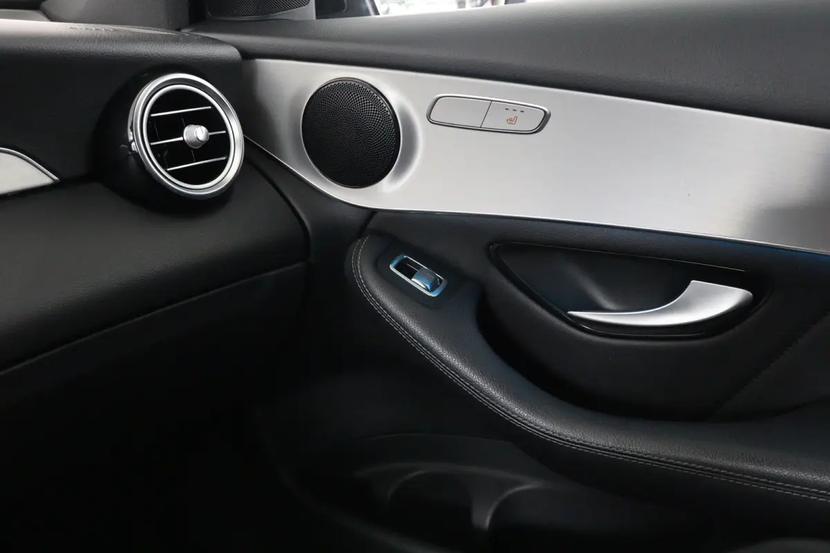 350e Business | 1e Eigenaar! | Dealer Onderhouden! | AMG Styling | Leder/Alcantara | Stoelverwarming | Clima | Navi | Camera | Keyless | Blis | Parkeersensoren | Lichtmetalen Velgen