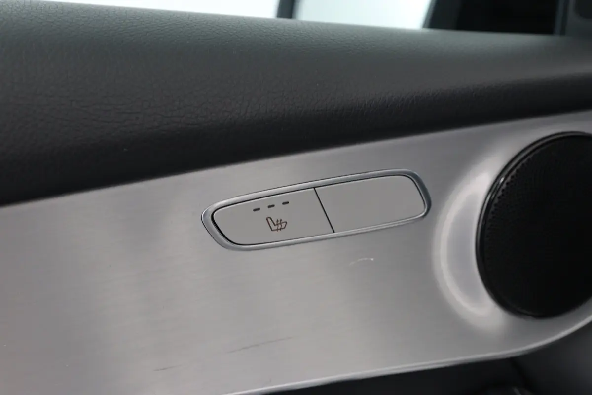 350e Business | 1e Eigenaar! | Dealer Onderhouden! | AMG Styling | Leder/Alcantara | Stoelverwarming | Clima | Navi | Camera | Keyless | Blis | Parkeersensoren | Lichtmetalen Velgen