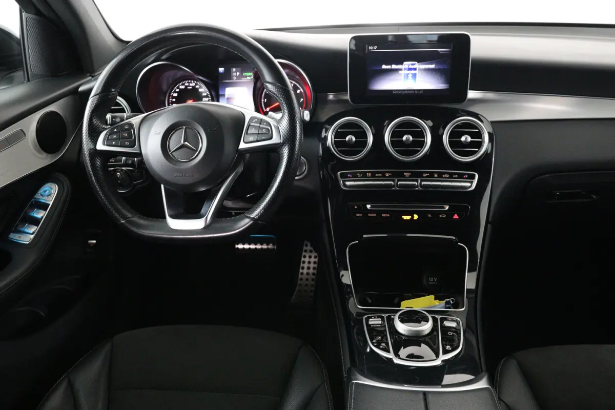 350e Business | 1e Eigenaar! | Dealer Onderhouden! | AMG Styling | Leder/Alcantara | Stoelverwarming | Clima | Navi | Camera | Keyless | Blis | Parkeersensoren | Lichtmetalen Velgen