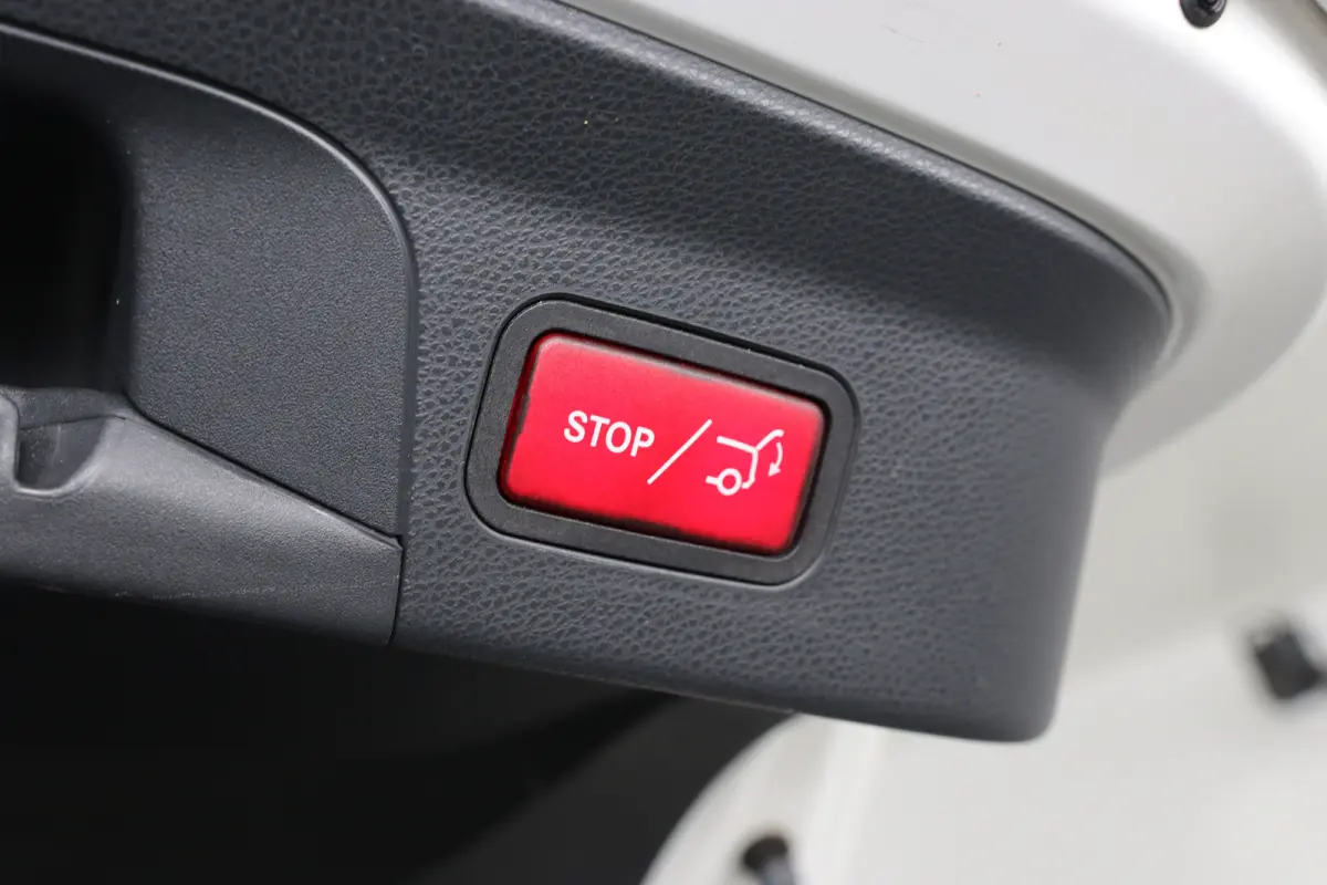 350e Business | 1e Eigenaar! | Dealer Onderhouden! | AMG Styling | Leder/Alcantara | Stoelverwarming | Clima | Navi | Camera | Keyless | Blis | Parkeersensoren | Lichtmetalen Velgen
