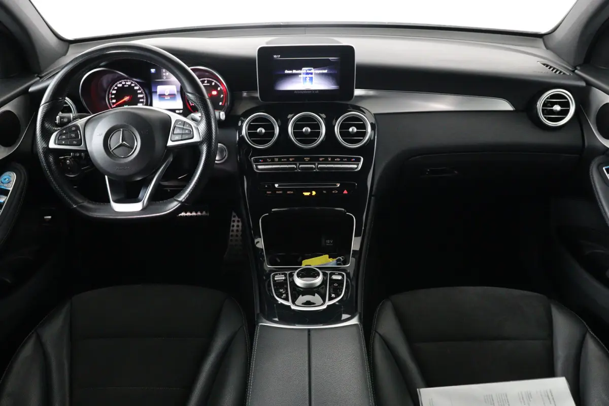 350e Business | 1e Eigenaar! | Dealer Onderhouden! | AMG Styling | Leder/Alcantara | Stoelverwarming | Clima | Navi | Camera | Keyless | Blis | Parkeersensoren | Lichtmetalen Velgen