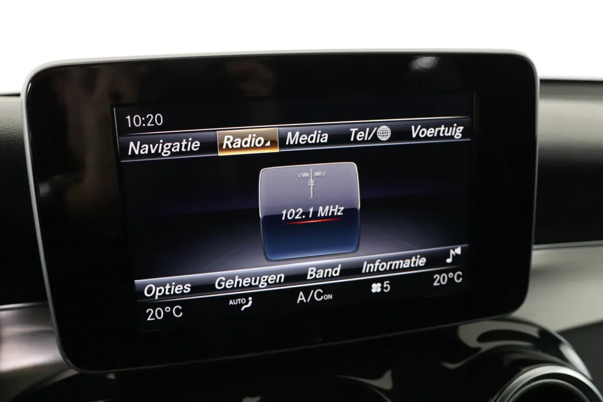 350e Business | 1e Eigenaar! | Dealer Onderhouden! | AMG Styling | Leder/Alcantara | Stoelverwarming | Clima | Navi | Camera | Keyless | Blis | Parkeersensoren | Lichtmetalen Velgen
