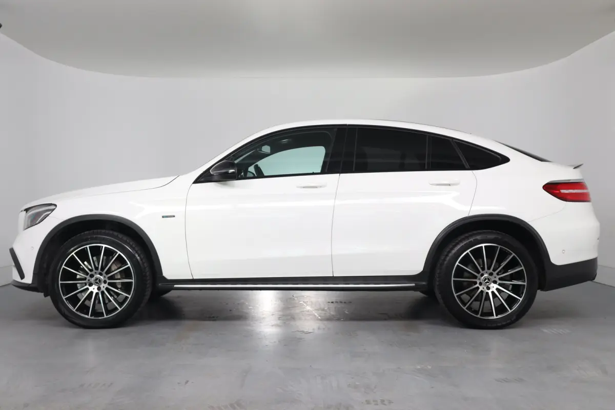 350e Business | 1e Eigenaar! | Dealer Onderhouden! | AMG Styling | Leder/Alcantara | Stoelverwarming | Clima | Navi | Camera | Keyless | Blis | Parkeersensoren | Lichtmetalen Velgen
