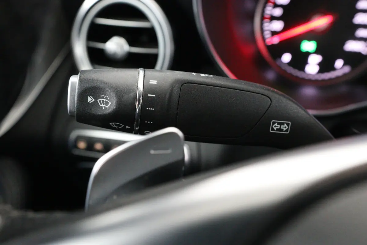 350e Business | 1e Eigenaar! | Dealer Onderhouden! | AMG Styling | Leder/Alcantara | Stoelverwarming | Clima | Navi | Camera | Keyless | Blis | Parkeersensoren | Lichtmetalen Velgen