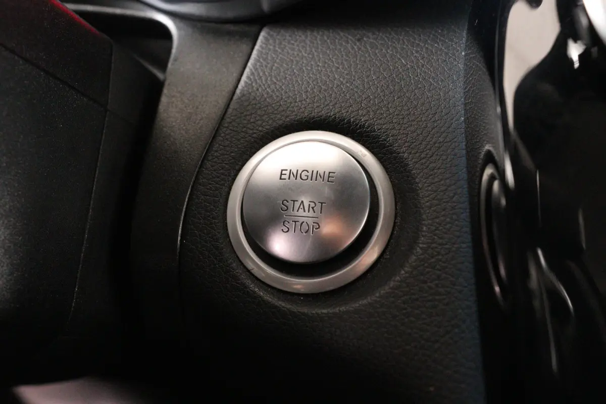 350e Business | 1e Eigenaar! | Dealer Onderhouden! | AMG Styling | Leder/Alcantara | Stoelverwarming | Clima | Navi | Camera | Keyless | Blis | Parkeersensoren | Lichtmetalen Velgen