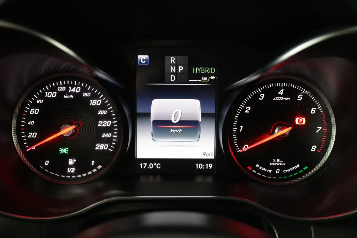 350e Business | 1e Eigenaar! | Dealer Onderhouden! | AMG Styling | Leder/Alcantara | Stoelverwarming | Clima | Navi | Camera | Keyless | Blis | Parkeersensoren | Lichtmetalen Velgen
