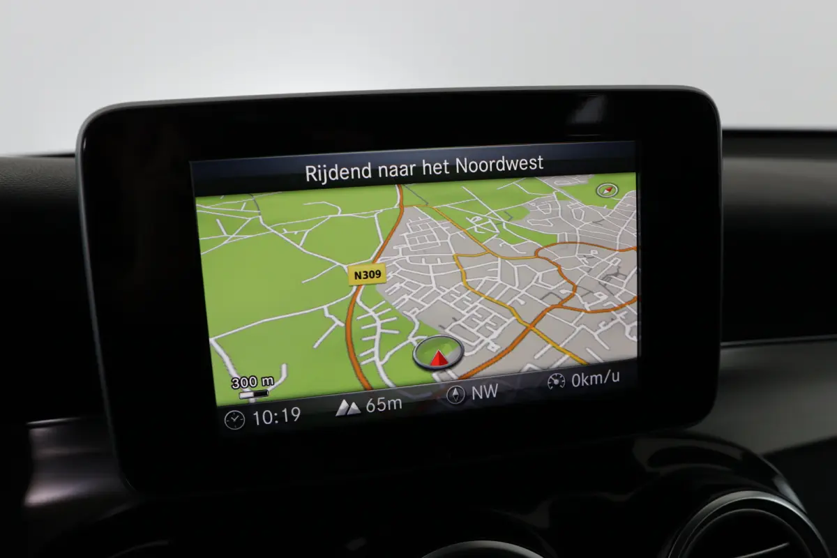 350e Business | 1e Eigenaar! | Dealer Onderhouden! | AMG Styling | Leder/Alcantara | Stoelverwarming | Clima | Navi | Camera | Keyless | Blis | Parkeersensoren | Lichtmetalen Velgen