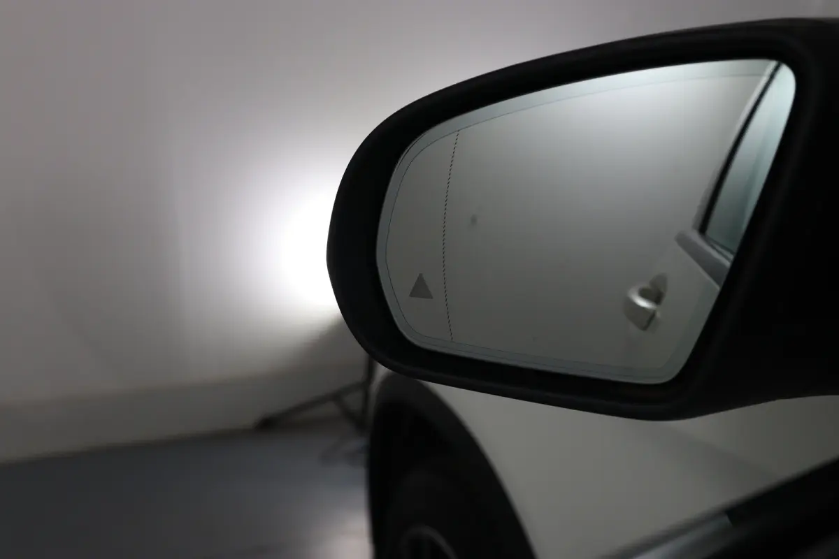 350e Business | 1e Eigenaar! | Dealer Onderhouden! | AMG Styling | Leder/Alcantara | Stoelverwarming | Clima | Navi | Camera | Keyless | Blis | Parkeersensoren | Lichtmetalen Velgen