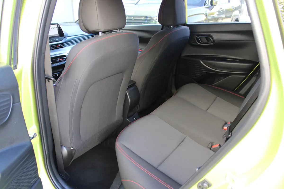 1.0 T-GDI 100pk N-Line | Camera | Carplay | Premium audio | Cruise controle | Navigatie | Lucid Lime | 17'' velgen | Dodehoek detectie | Parkeersensoren
