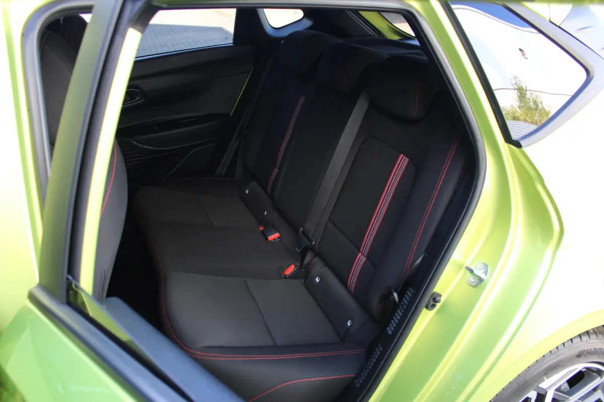 1.0 T-GDI 100pk N-Line | Camera | Carplay | Premium audio | Cruise controle | Navigatie | Lucid Lime | 17'' velgen | Dodehoek detectie | Parkeersensoren