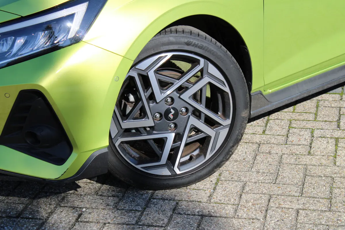 1.0 T-GDI 100pk N-Line | Camera | Carplay | Premium audio | Cruise controle | Navigatie | Lucid Lime | 17'' velgen | Dodehoek detectie | Parkeersensoren