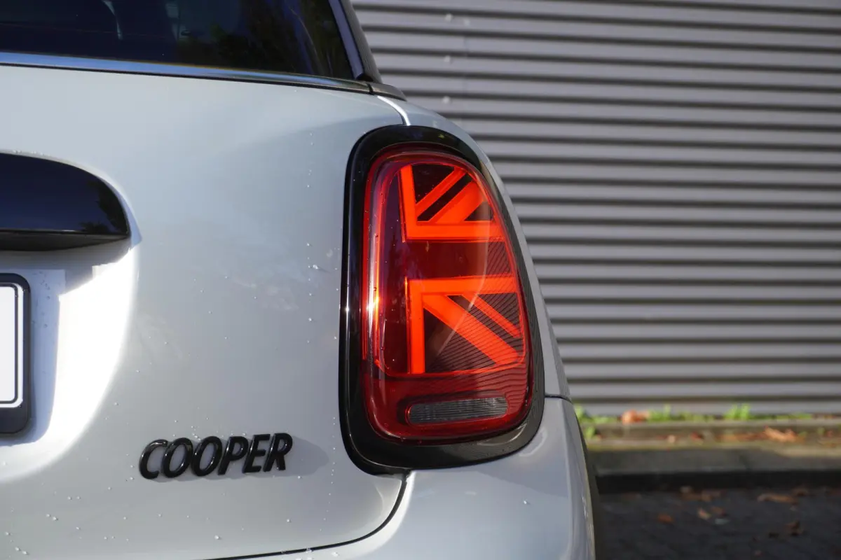 Cooper C | Classic Trim | Comfort Pack | Glazen panoramadak | Extra getint glas | Piano Black Exterieur Accenten