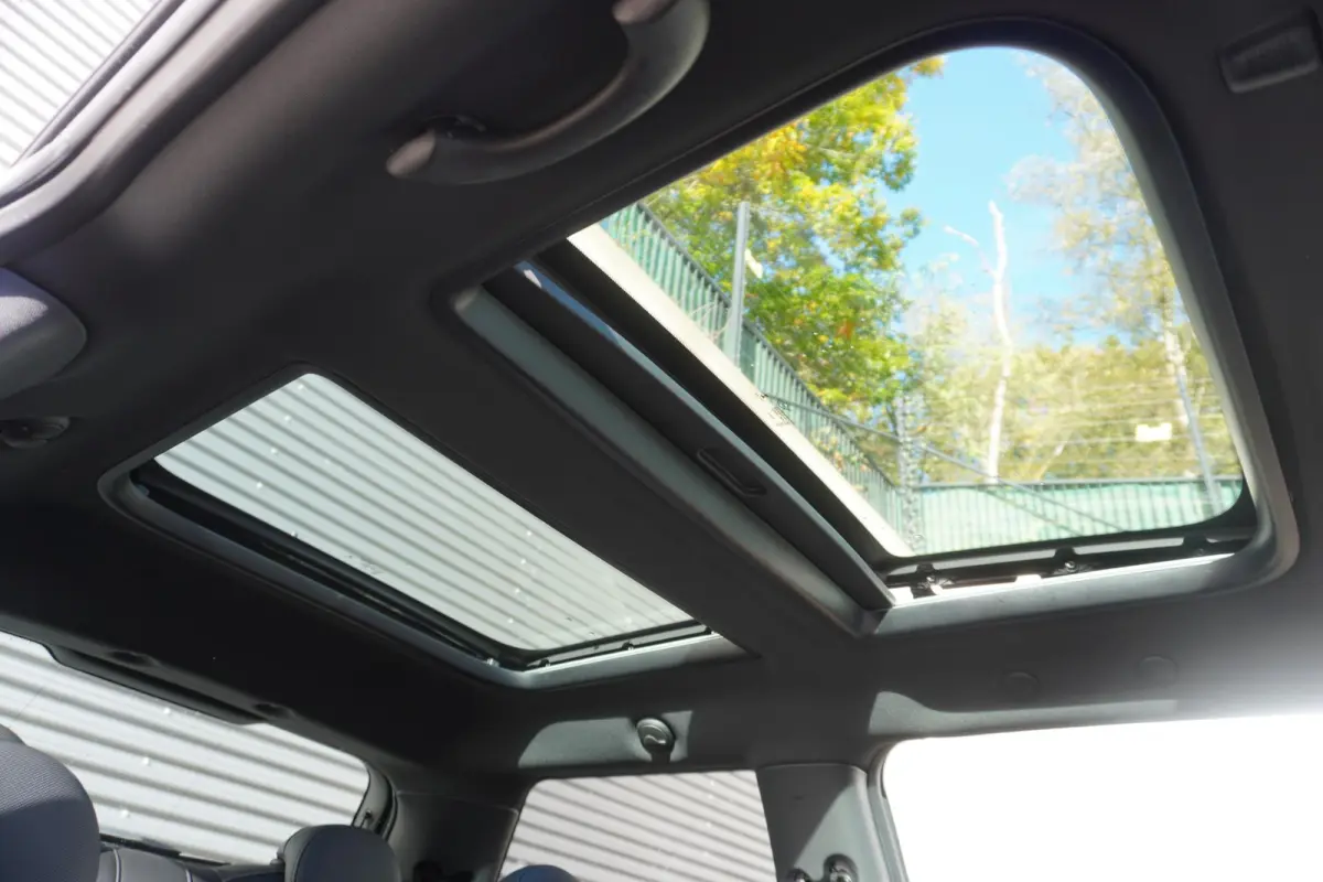 Cooper C | Classic Trim | Comfort Pack | Glazen panoramadak | Extra getint glas | Piano Black Exterieur Accenten