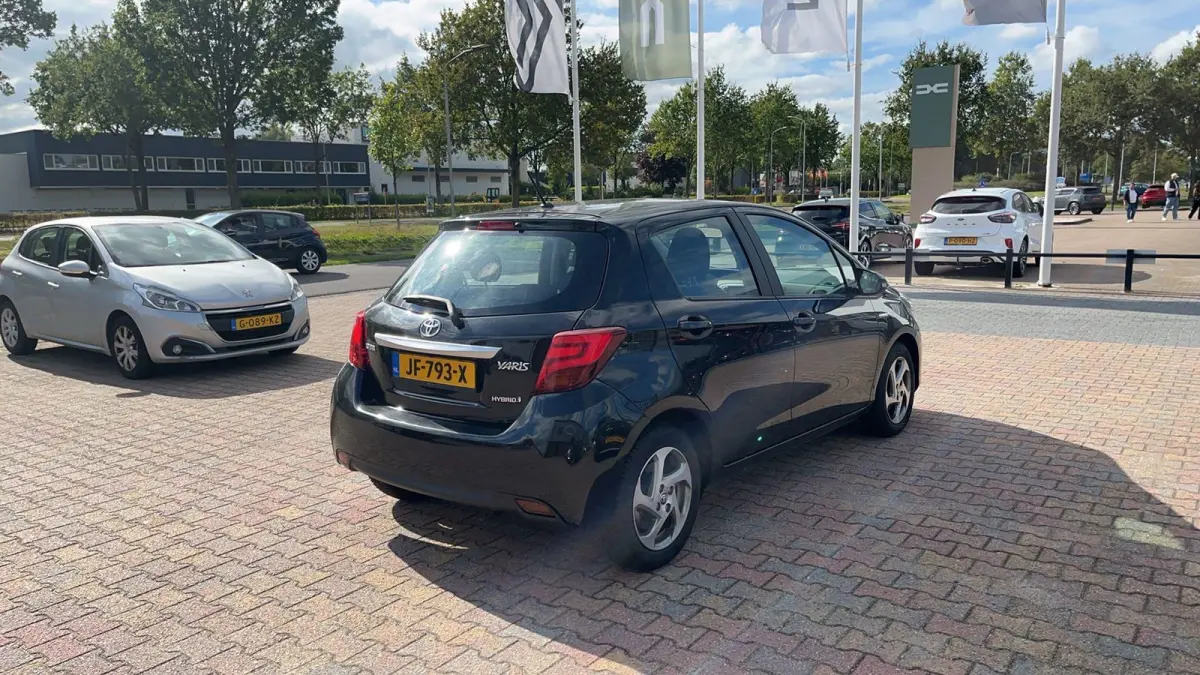1.5 Hybrid Trend | Achteruitrijcamera | Climate Control |
