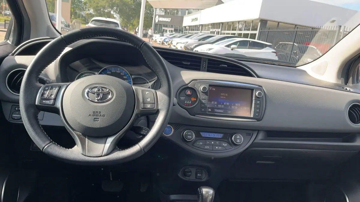 1.5 Hybrid Trend | Achteruitrijcamera | Climate Control |