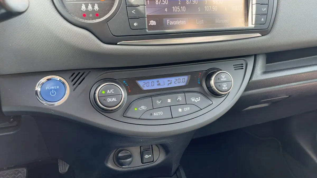 1.5 Hybrid Trend | Achteruitrijcamera | Climate Control |