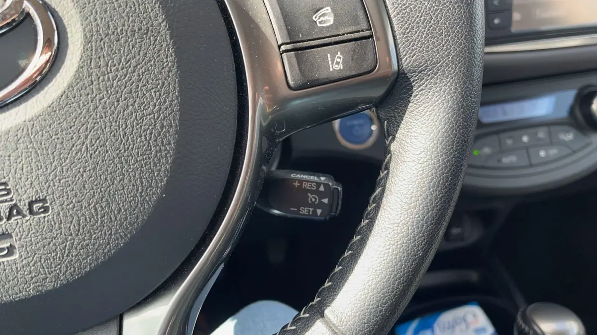 1.5 Hybrid Trend | Achteruitrijcamera | Climate Control |