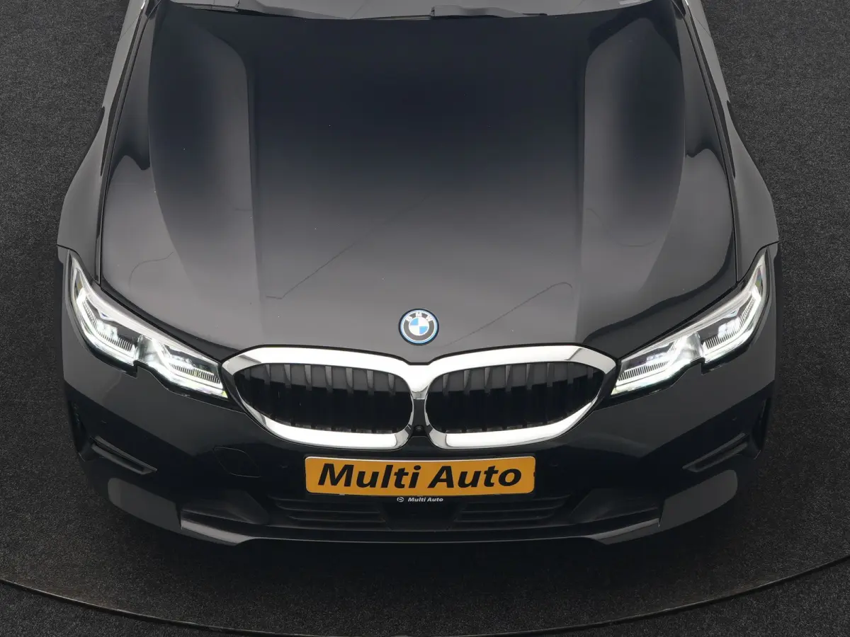 330e Sportline PHEV 293pk Dealer O.H. | SOH 90,9% | Panodak | Adaptive Cruise | Head Up | 360 Camera | Lederen Sportstoelen & Stuur Verwarmd | Keyless | BLIS | Apple Carplay | Navigatie | DA