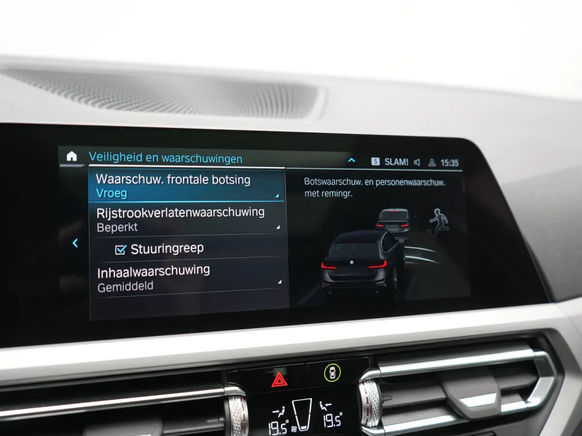 330e Sportline PHEV 293pk Dealer O.H. | SOH 90,9% | Panodak | Adaptive Cruise | Head Up | 360 Camera | Lederen Sportstoelen & Stuur Verwarmd | Keyless | BLIS | Apple Carplay | Navigatie | DA