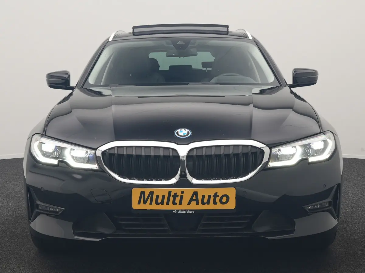 330e Sportline PHEV 293pk Dealer O.H. | SOH 90,9% | Panodak | Adaptive Cruise | Head Up | 360 Camera | Lederen Sportstoelen & Stuur Verwarmd | Keyless | BLIS | Apple Carplay | Navigatie | DA