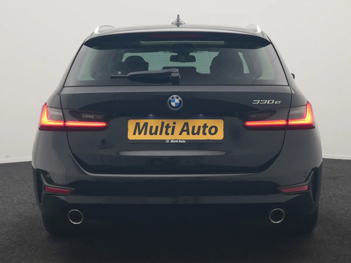 330e Sportline PHEV 293pk Dealer O.H. | SOH 90,9% | Panodak | Adaptive Cruise | Head Up | 360 Camera | Lederen Sportstoelen & Stuur Verwarmd | Keyless | BLIS | Apple Carplay | Navigatie | DA