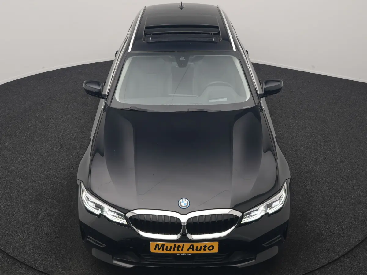 330e Sportline PHEV 293pk Dealer O.H. | SOH 90,9% | Panodak | Adaptive Cruise | Head Up | 360 Camera | Lederen Sportstoelen & Stuur Verwarmd | Keyless | BLIS | Apple Carplay | Navigatie | DA
