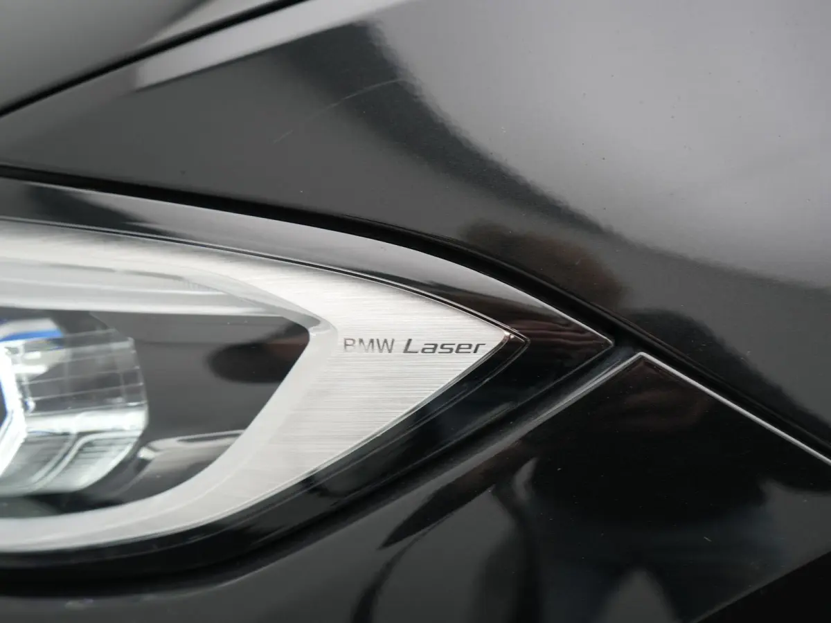 330e Sportline PHEV 293pk Dealer O.H. | SOH 90,9% | Panodak | Adaptive Cruise | Head Up | 360 Camera | Lederen Sportstoelen & Stuur Verwarmd | Keyless | BLIS | Apple Carplay | Navigatie | DA