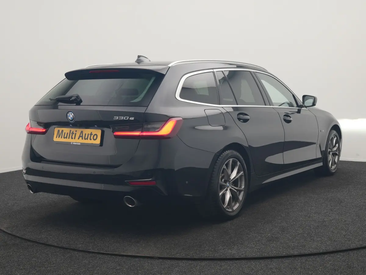 330e Sportline PHEV 293pk Dealer O.H. | SOH 90,9% | Panodak | Adaptive Cruise | Head Up | 360 Camera | Lederen Sportstoelen & Stuur Verwarmd | Keyless | BLIS | Apple Carplay | Navigatie | DA