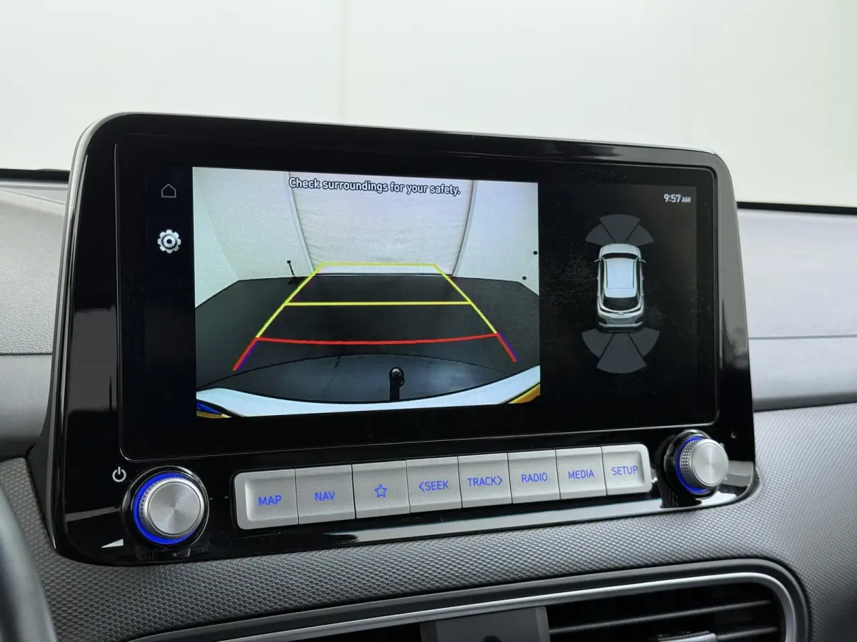 Premium 64kWh | 1ste eigenaar | ACCU 99% | Trekhaak | LEER | Camera | LED lampen | AUTOMAAT