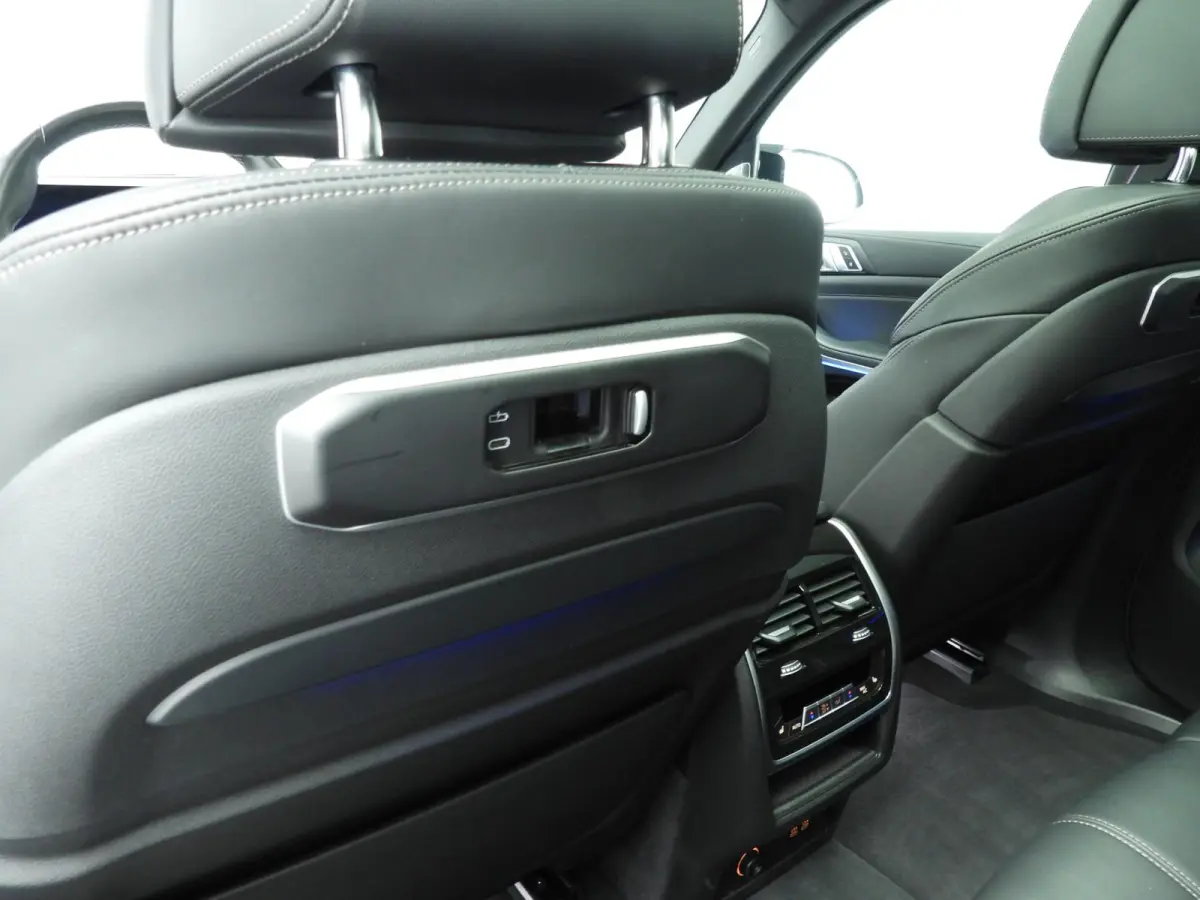 M60i xDrive | M-Sportpakket | LED | Leder | HUD | Panoramadak | Active steering | Comfortzetels | DAB | Bowers & Wilkins sound | Alu 22 inch
