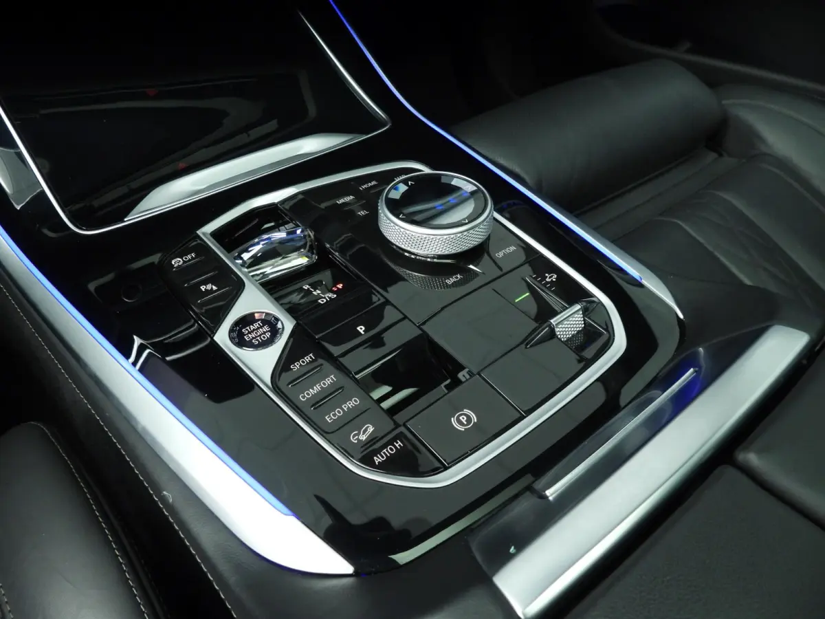 M60i xDrive | M-Sportpakket | LED | Leder | HUD | Panoramadak | Active steering | Comfortzetels | DAB | Bowers & Wilkins sound | Alu 22 inch