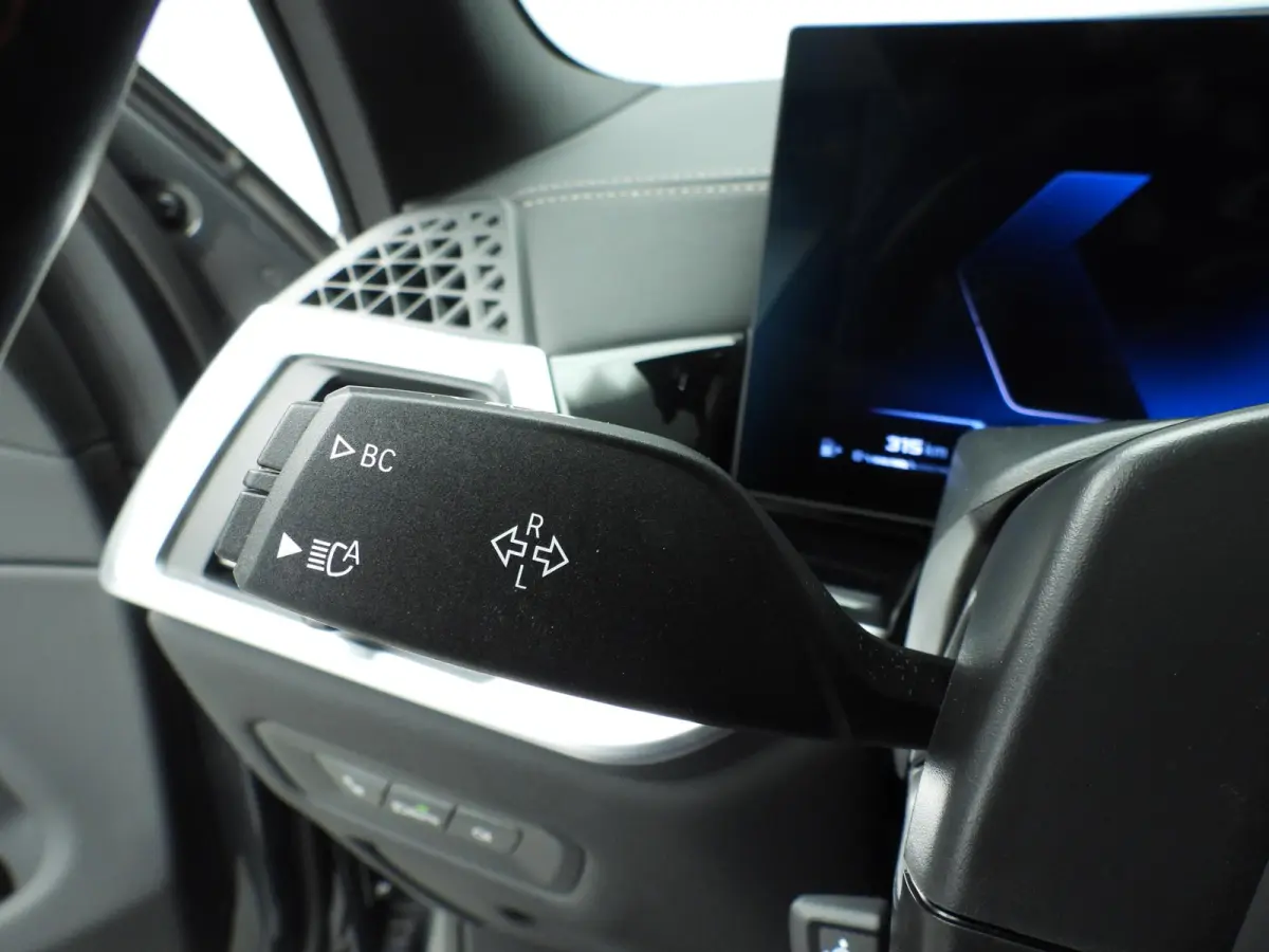 M60i xDrive | M-Sportpakket | LED | Leder | HUD | Panoramadak | Active steering | Comfortzetels | DAB | Bowers & Wilkins sound | Alu 22 inch