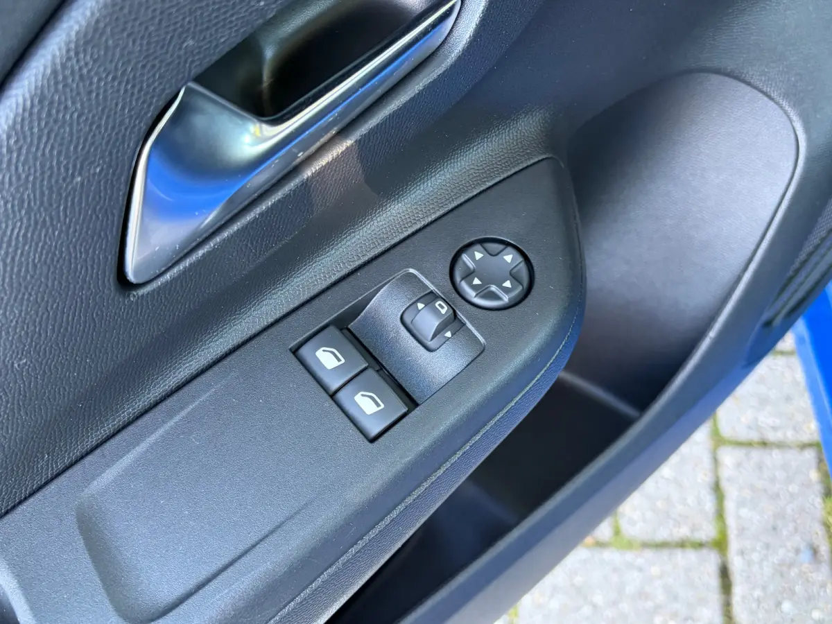 1.2 Edition | APPLE CARPLAY/ANDROID AUTO| PARKEERSENSOREN ACHTER| AIRCO| CRUISE CONTROL| DAB| 16" LM-VELGEN| DEALER ONDERHOUDEN|