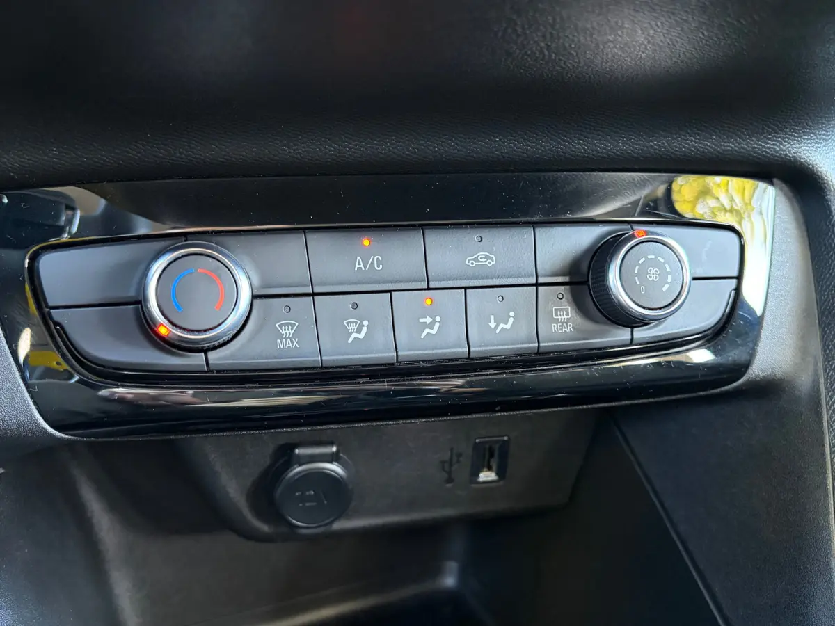 1.2 Edition | APPLE CARPLAY/ANDROID AUTO| PARKEERSENSOREN ACHTER| AIRCO| CRUISE CONTROL| DAB| 16" LM-VELGEN| DEALER ONDERHOUDEN|