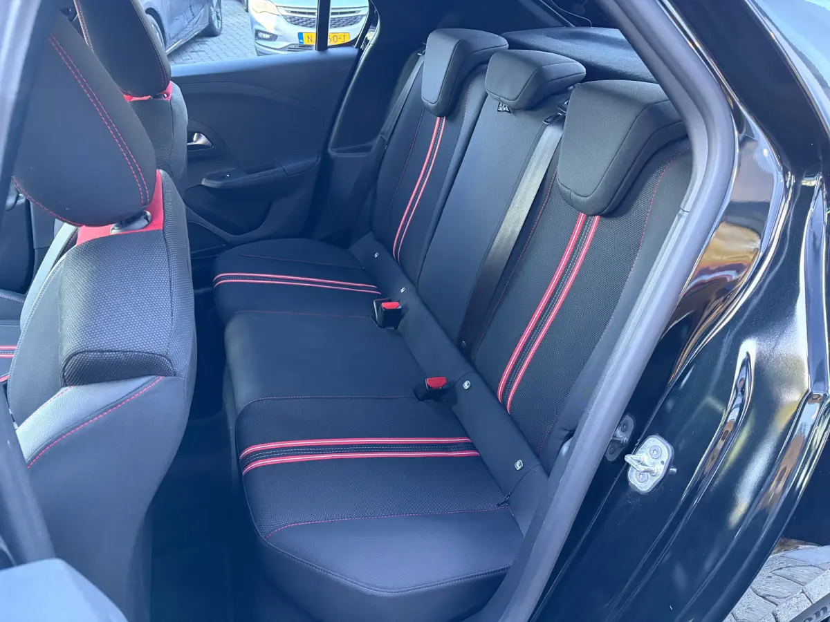 1.2 Turbo 100 PK GS Line | APPLE CARPLAY/ANDROID AUTO| PARKEERSENSOREN ACHTER| LED| SPORTSTOELEN| 16" LM-VELGEN| GETINT GLAS| DAB ONTVANGER| AIRCO|