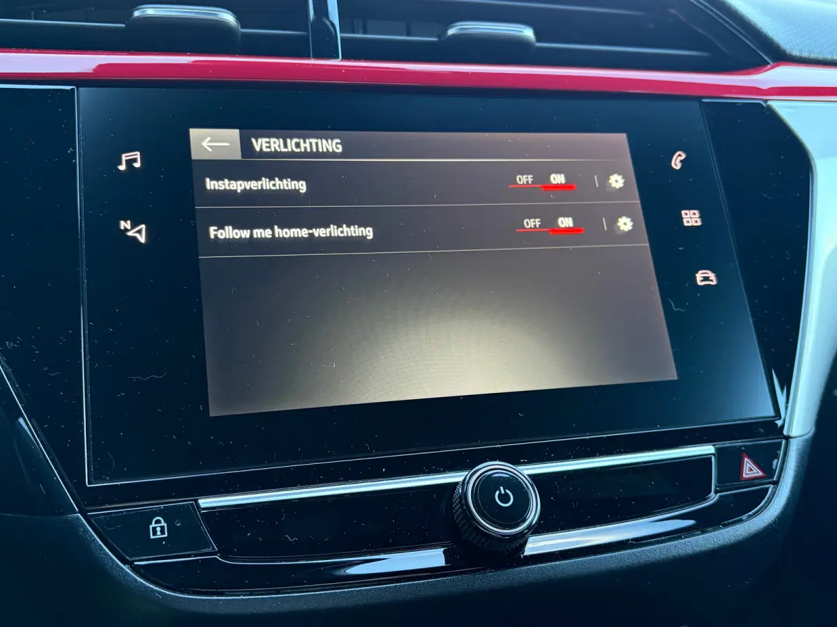 1.2 Turbo 100 PK GS Line | APPLE CARPLAY/ANDROID AUTO| PARKEERSENSOREN ACHTER| LED| SPORTSTOELEN| 16" LM-VELGEN| GETINT GLAS| DAB ONTVANGER| AIRCO|