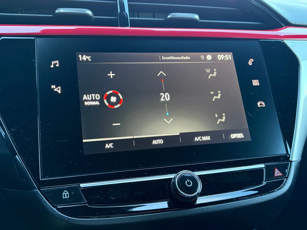 1.2 Turbo 100 PK GS Line | APPLE CARPLAY/ANDROID AUTO| PARKEERSENSOREN ACHTER| LED| SPORTSTOELEN| 16" LM-VELGEN| GETINT GLAS| DAB ONTVANGER| AIRCO|