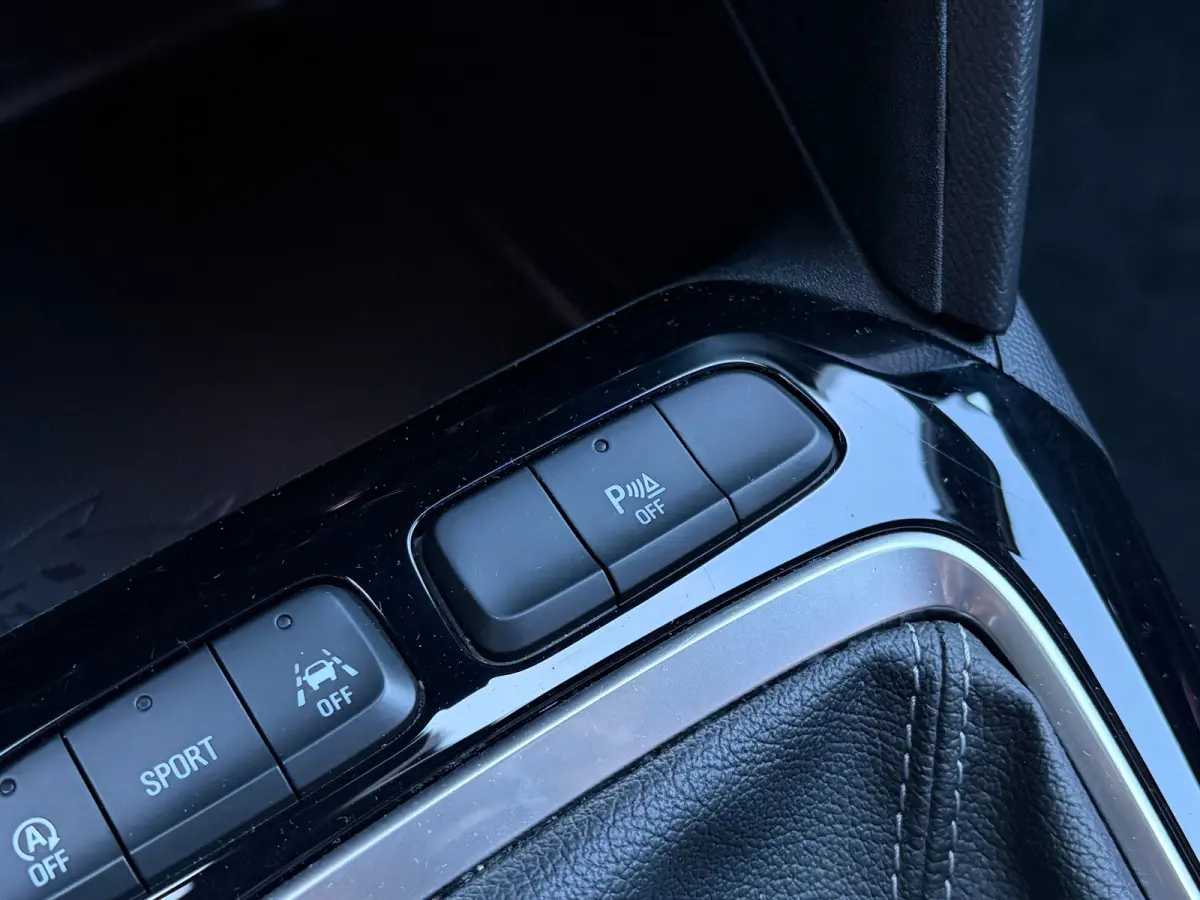 1.2 Turbo 100 PK GS Line | APPLE CARPLAY/ANDROID AUTO| PARKEERSENSOREN ACHTER| LED| SPORTSTOELEN| 16" LM-VELGEN| GETINT GLAS| DAB ONTVANGER| AIRCO|