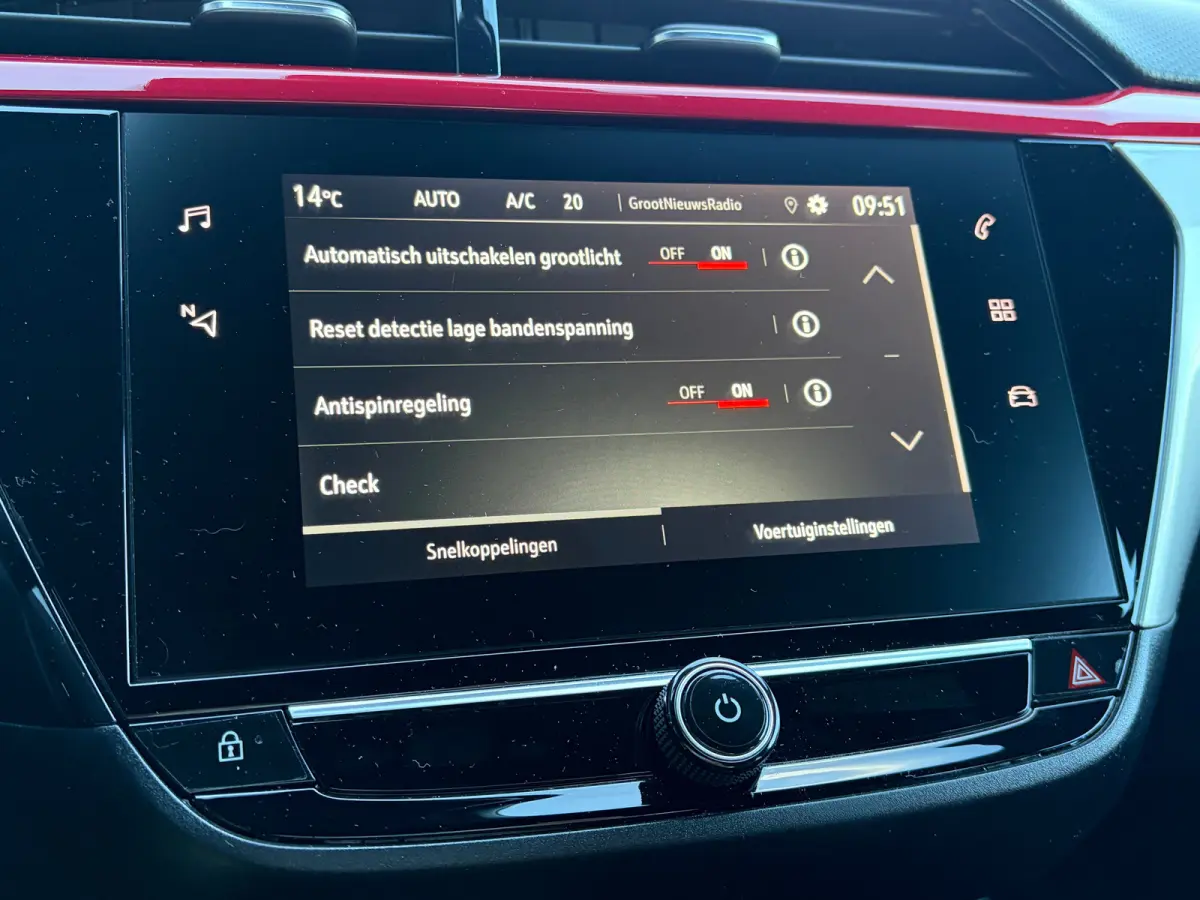 1.2 Turbo 100 PK GS Line | APPLE CARPLAY/ANDROID AUTO| PARKEERSENSOREN ACHTER| LED| SPORTSTOELEN| 16" LM-VELGEN| GETINT GLAS| DAB ONTVANGER| AIRCO|