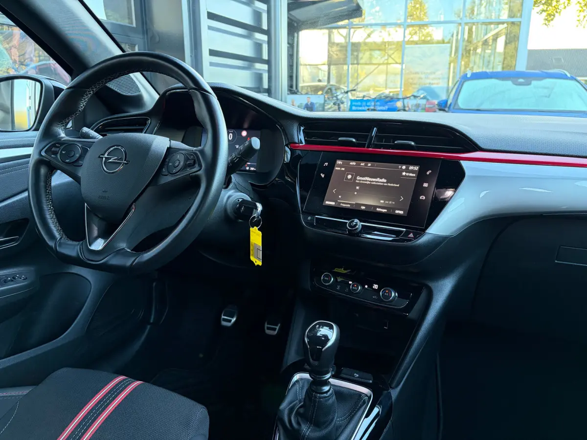 1.2 Turbo 100 PK GS Line | APPLE CARPLAY/ANDROID AUTO| PARKEERSENSOREN ACHTER| LED| SPORTSTOELEN| 16" LM-VELGEN| GETINT GLAS| DAB ONTVANGER| AIRCO|