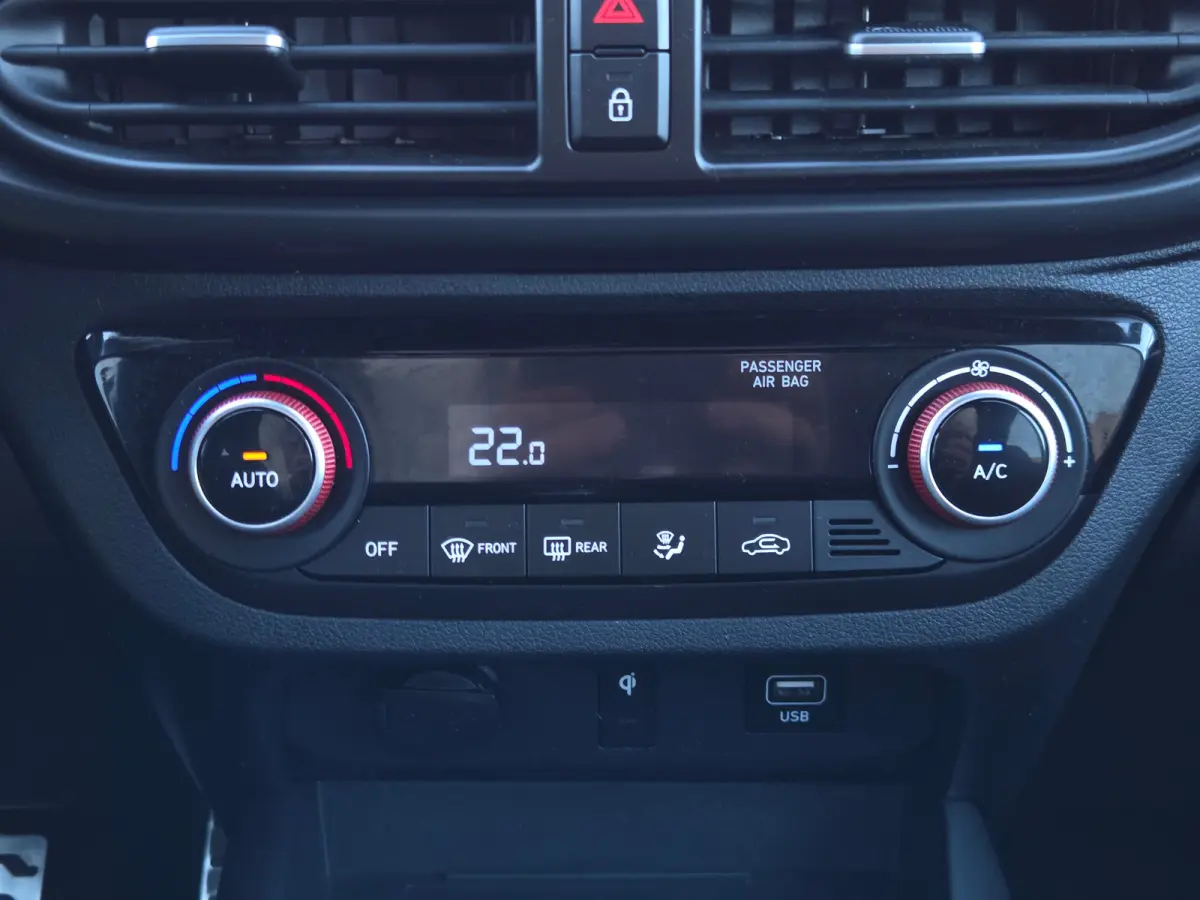1.0 T-GDI N Line 5-zits / Turbo / Duurste uitvoering Apple Carplay/Android Auto / Achteruitrijcamera / Voorstoelen verwarmd