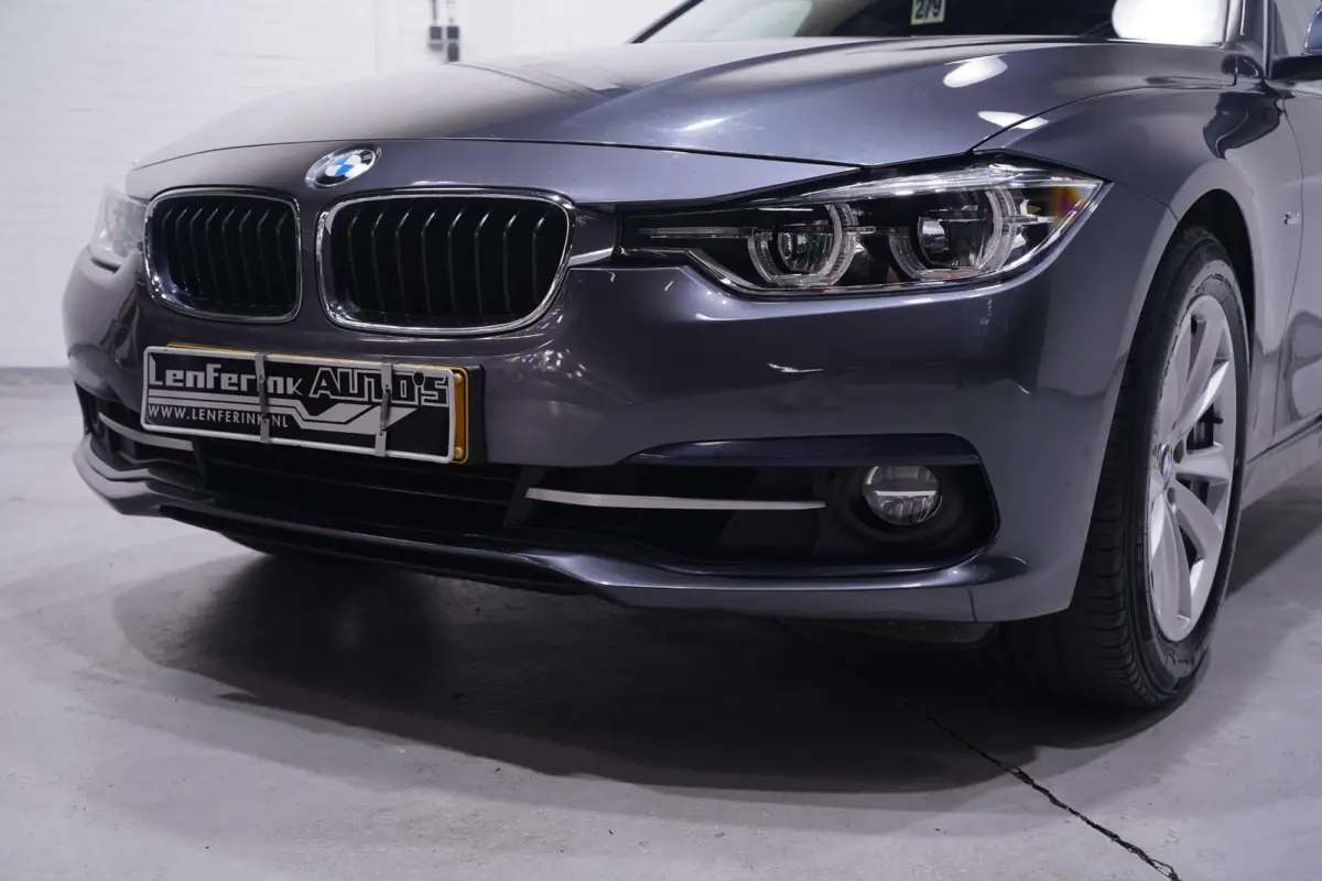 320i Corporate Lease High Executive NAP Leder Clima Sportstoelen