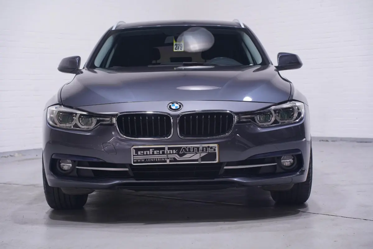 320i Corporate Lease High Executive NAP Leder Clima Sportstoelen
