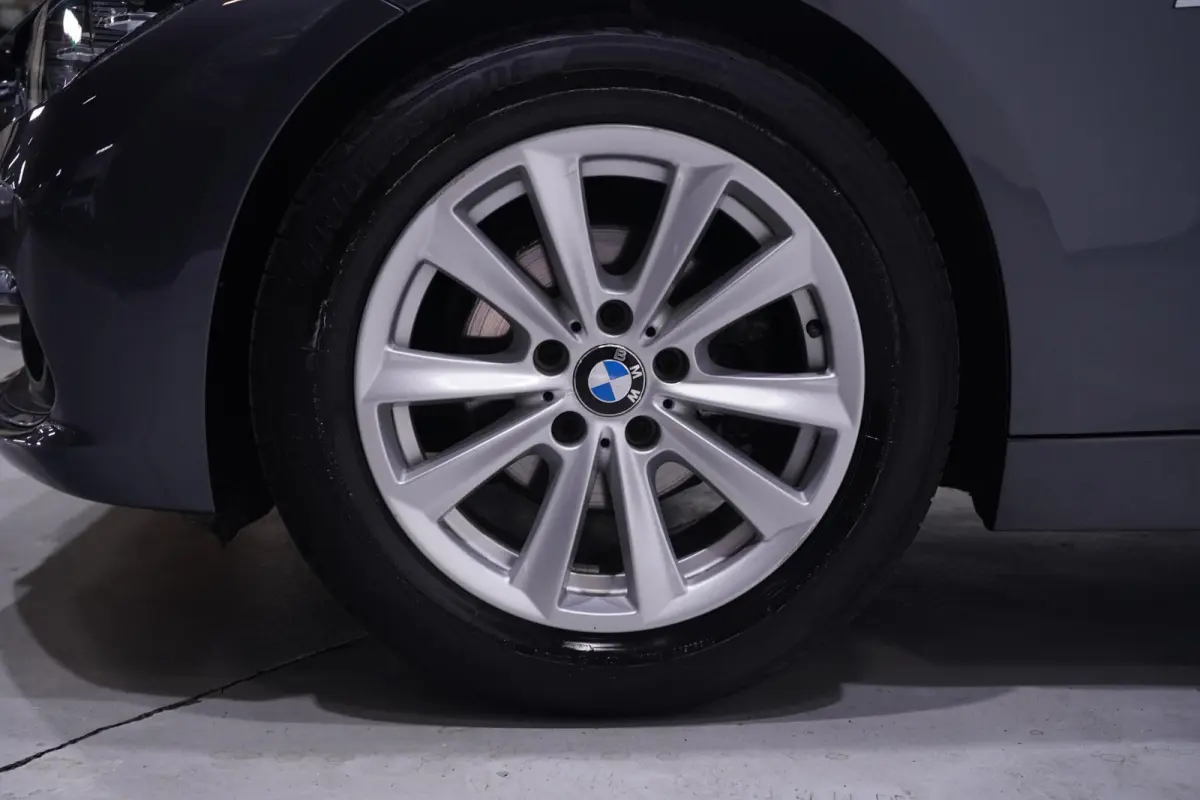 320i Corporate Lease High Executive NAP Leder Clima Sportstoelen