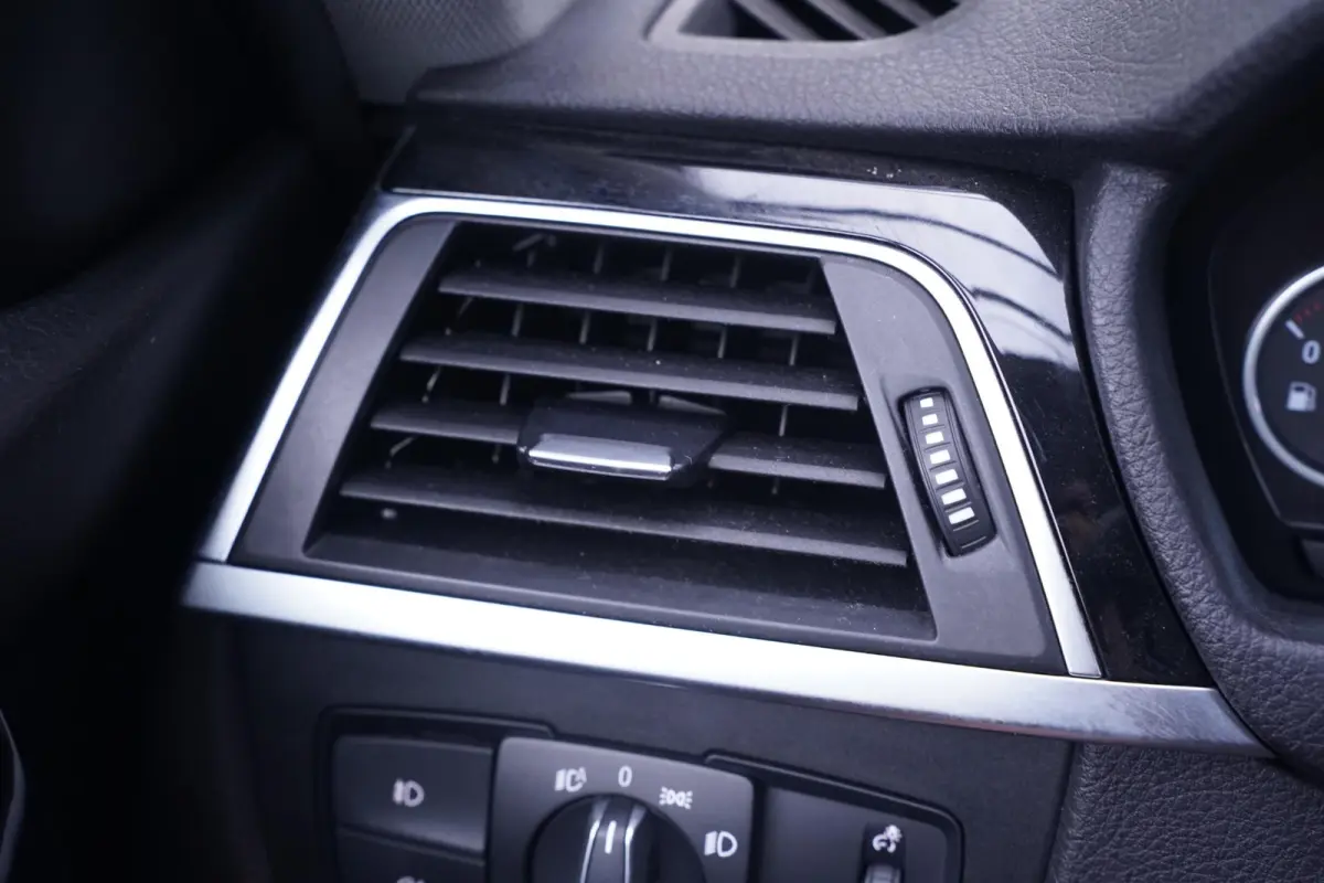 320i Corporate Lease High Executive NAP Leder Clima Sportstoelen