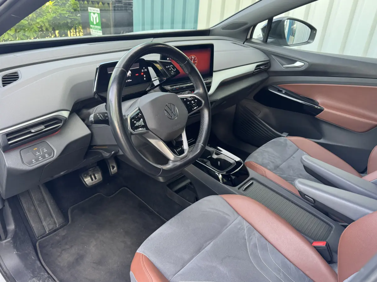 First 77 kWh Soh 91.43% Apple Carplay / LED / Camera / Adaptive / Trekhaak /Org NL Auto!