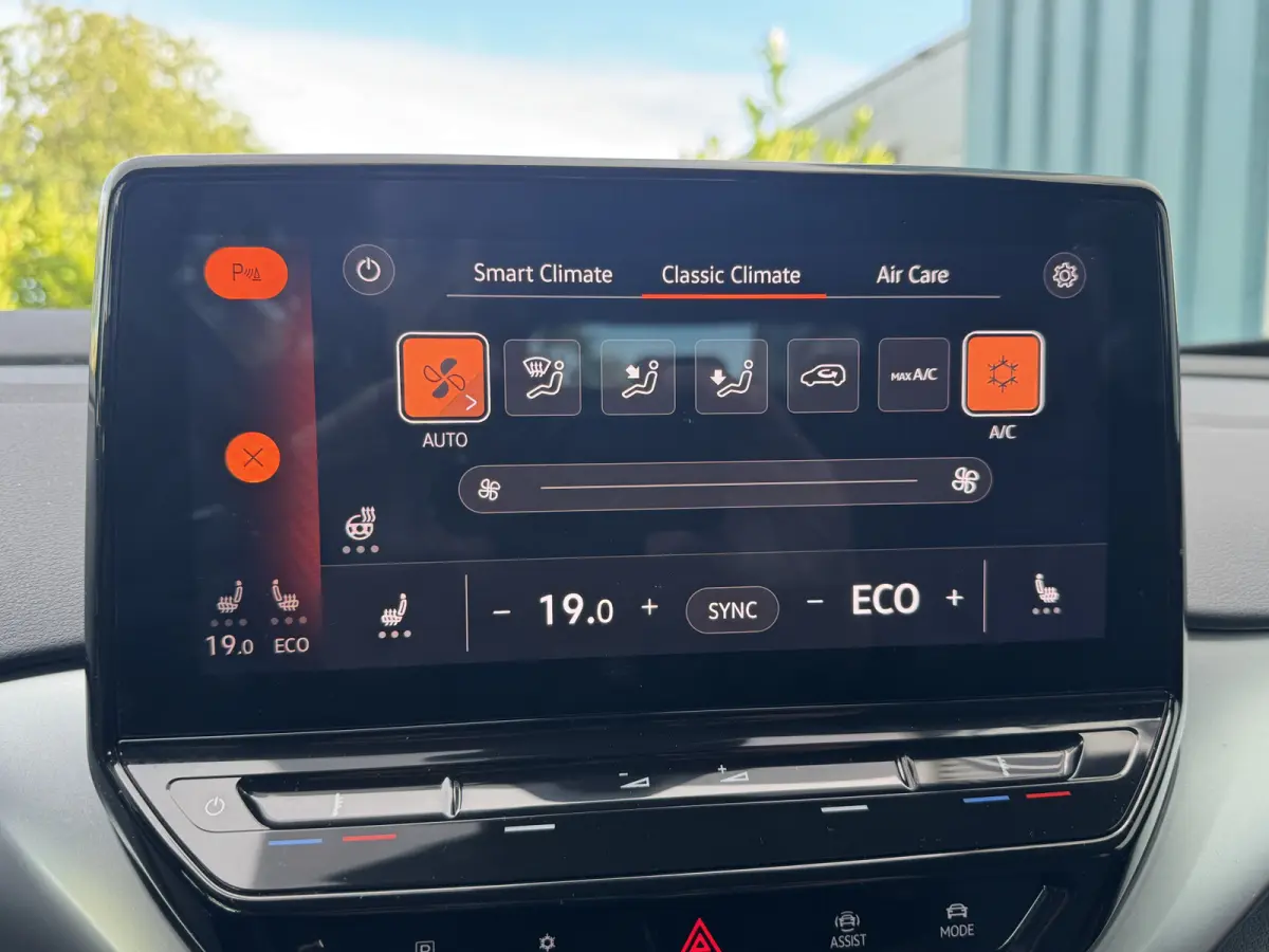 First 77 kWh Soh 91.43% Apple Carplay / LED / Camera / Adaptive / Trekhaak /Org NL Auto!