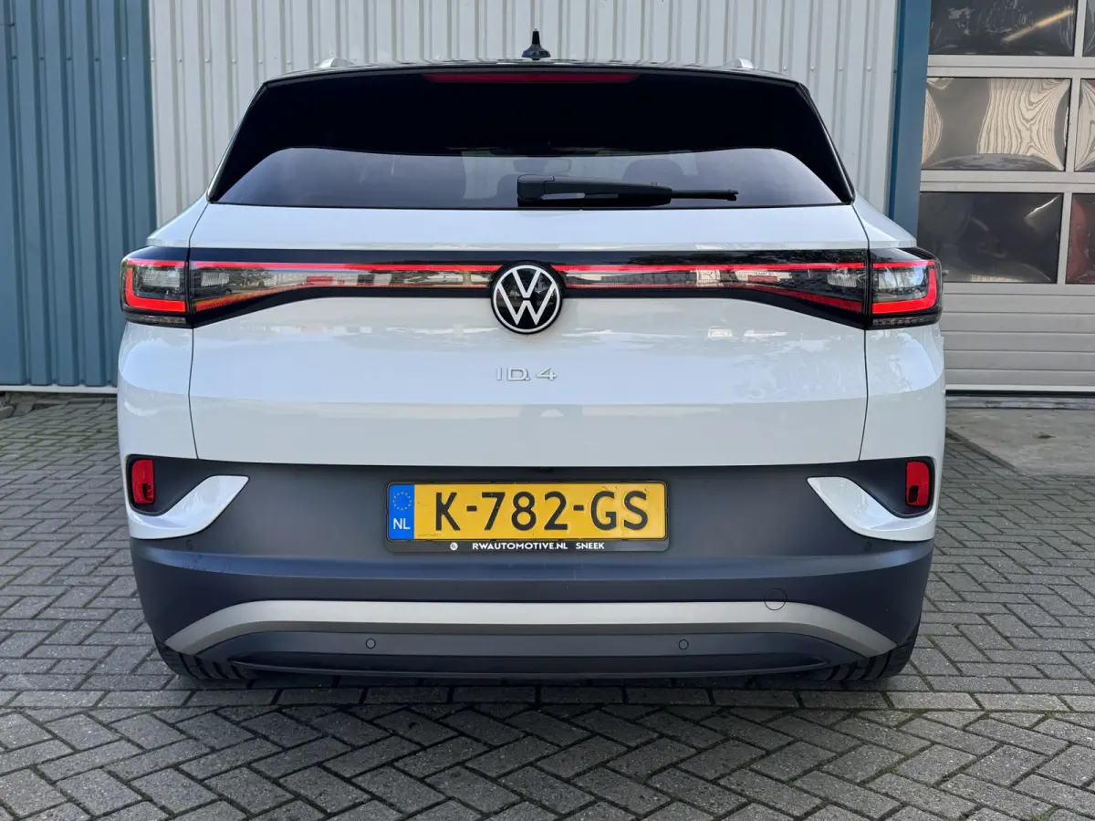 First 77 kWh Soh 91.43% Apple Carplay / LED / Camera / Adaptive / Trekhaak /Org NL Auto!